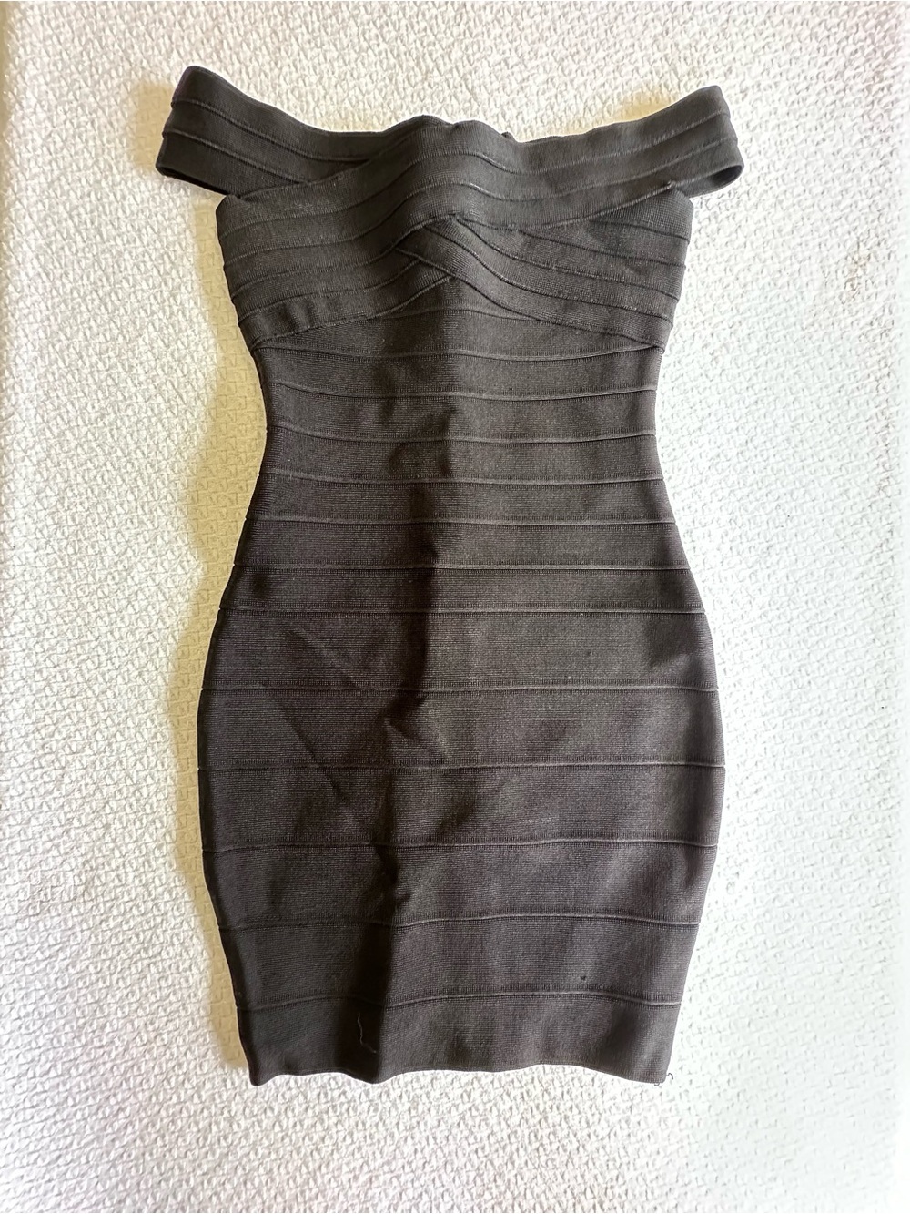 Off-Shoulder Bodycon Dress in Black
